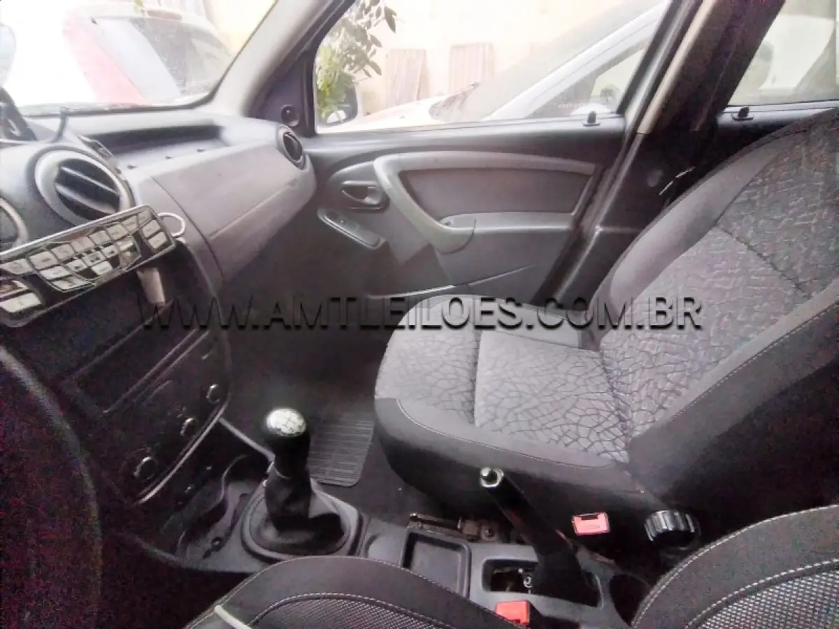 LOTE 185 - RENAULT/DUSTER 16 E 4X2, ANO/MODELO: 2013/2014