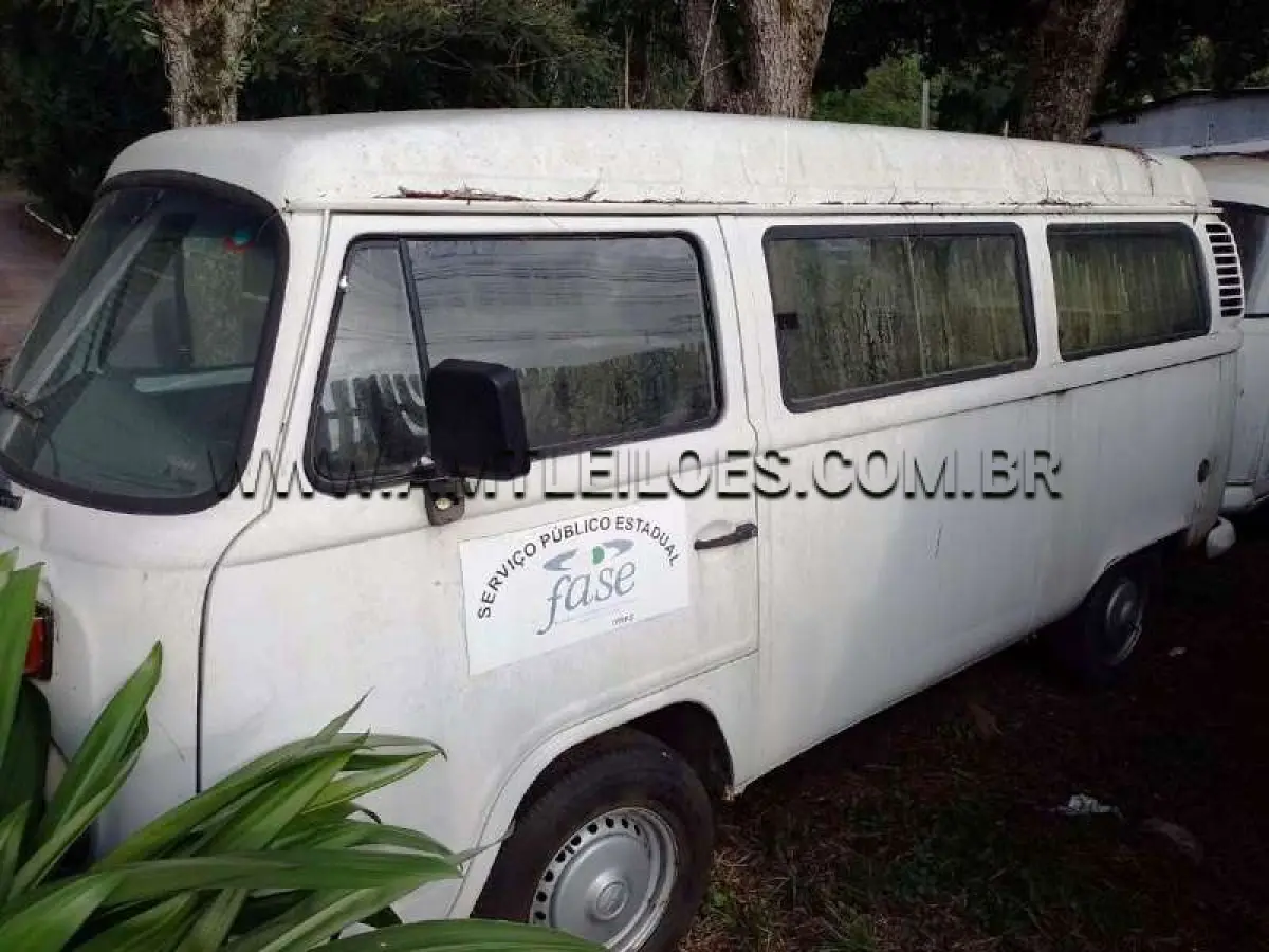 LOTE 143 - VW/KOMBI, ANO/MODELO: 2009/2010