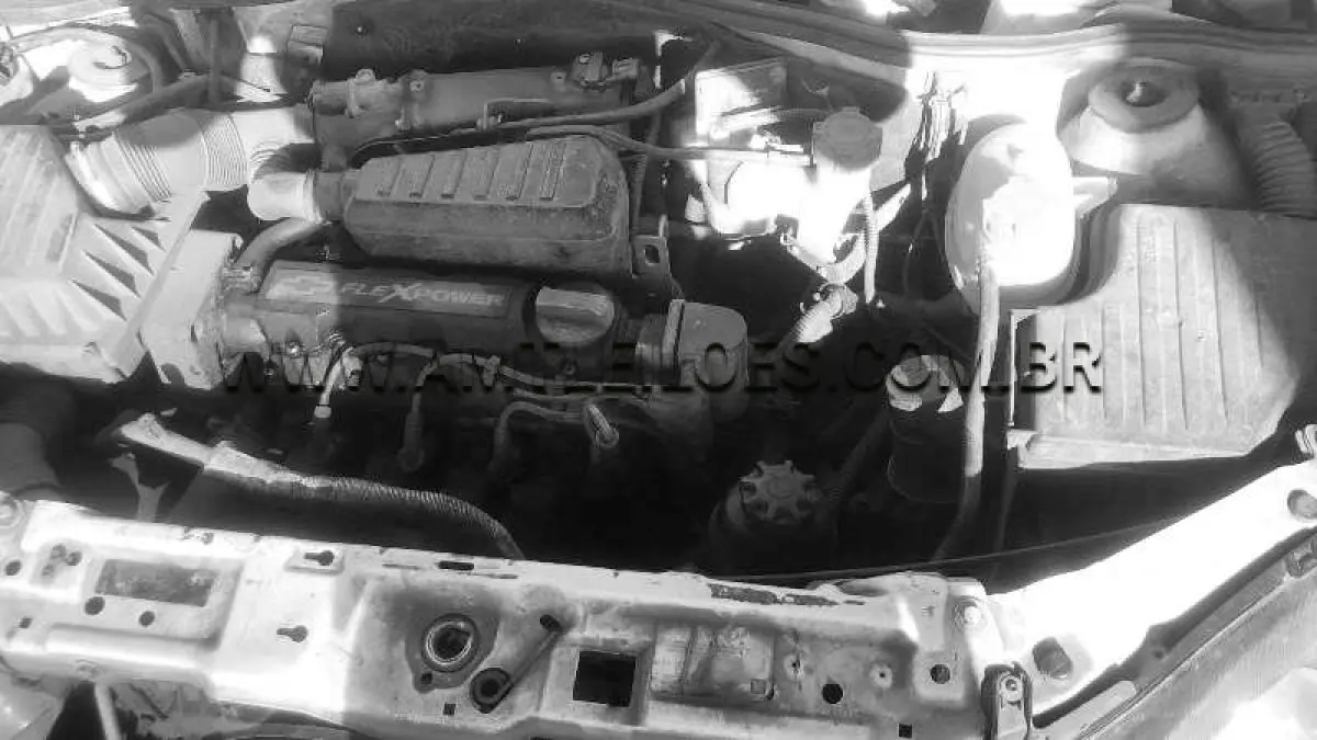 LOTE 164 - GM/CORSA SEDAN, ANO/MODELO: 2003/2004
