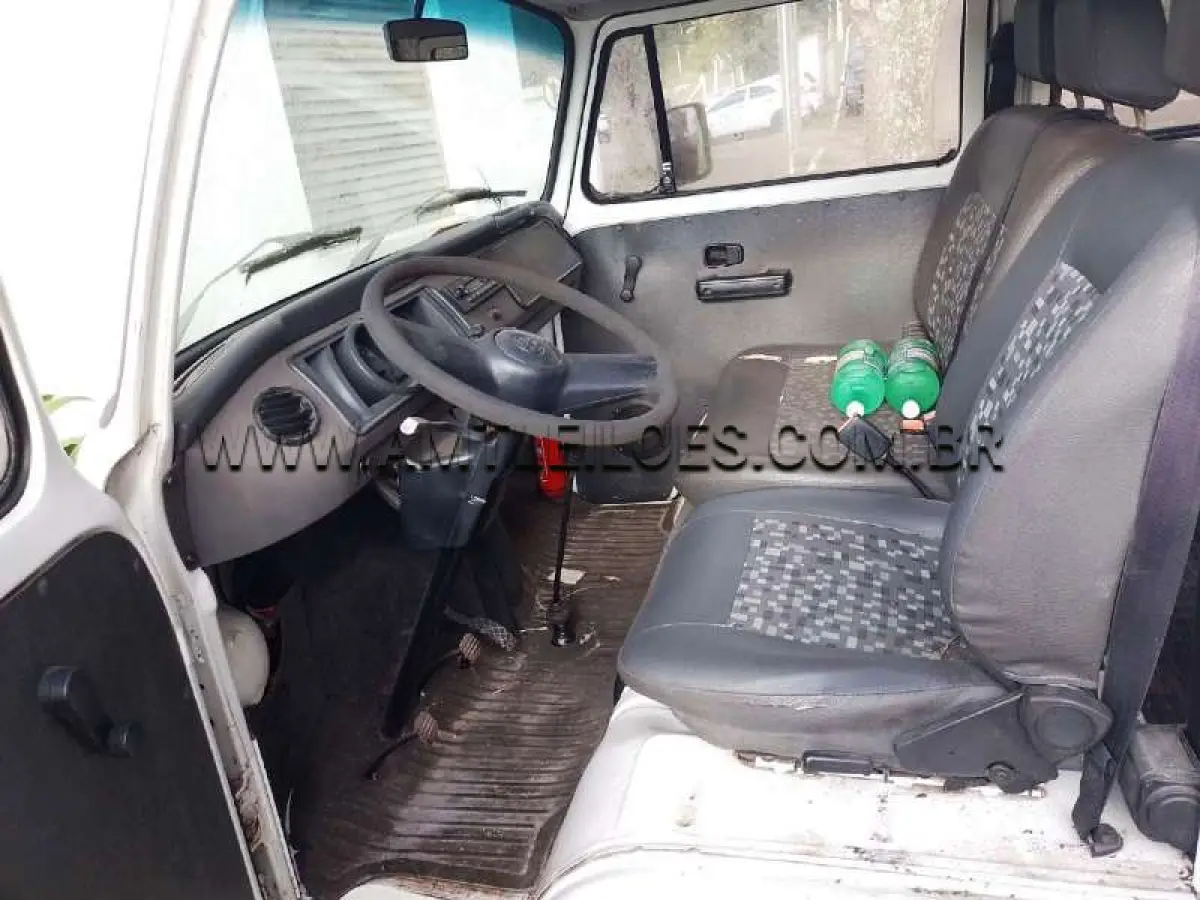 LOTE 143 - VW/KOMBI, ANO/MODELO: 2009/2010