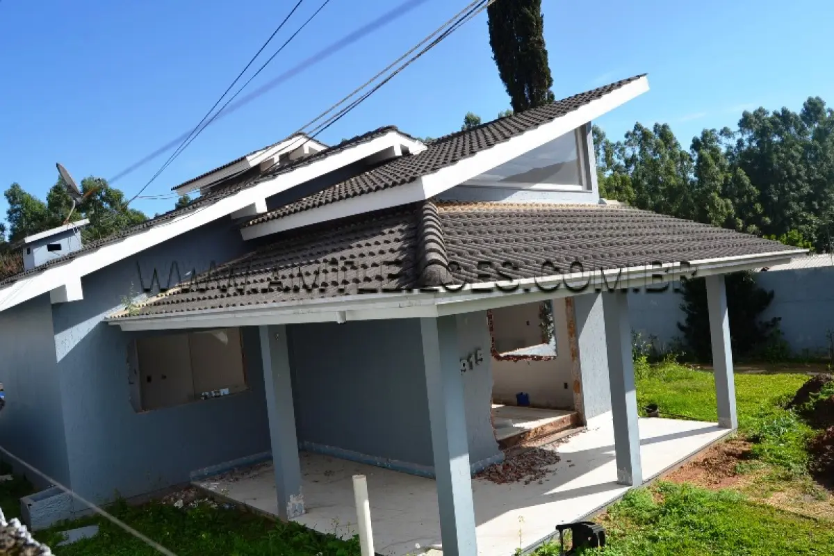 LOTE 002 - UM TERRENO, SITUADO NA ZONA URBANA DE SAPIRANGA/RS, NA QUADRA Nº 79, SETOR 02 DO PLANO DIRETOR, COM ÁREA SUPERFICIAL DE 727,20M², MATRÍCULA N. 20.624 RI DE SAPIRANGA/RS.
