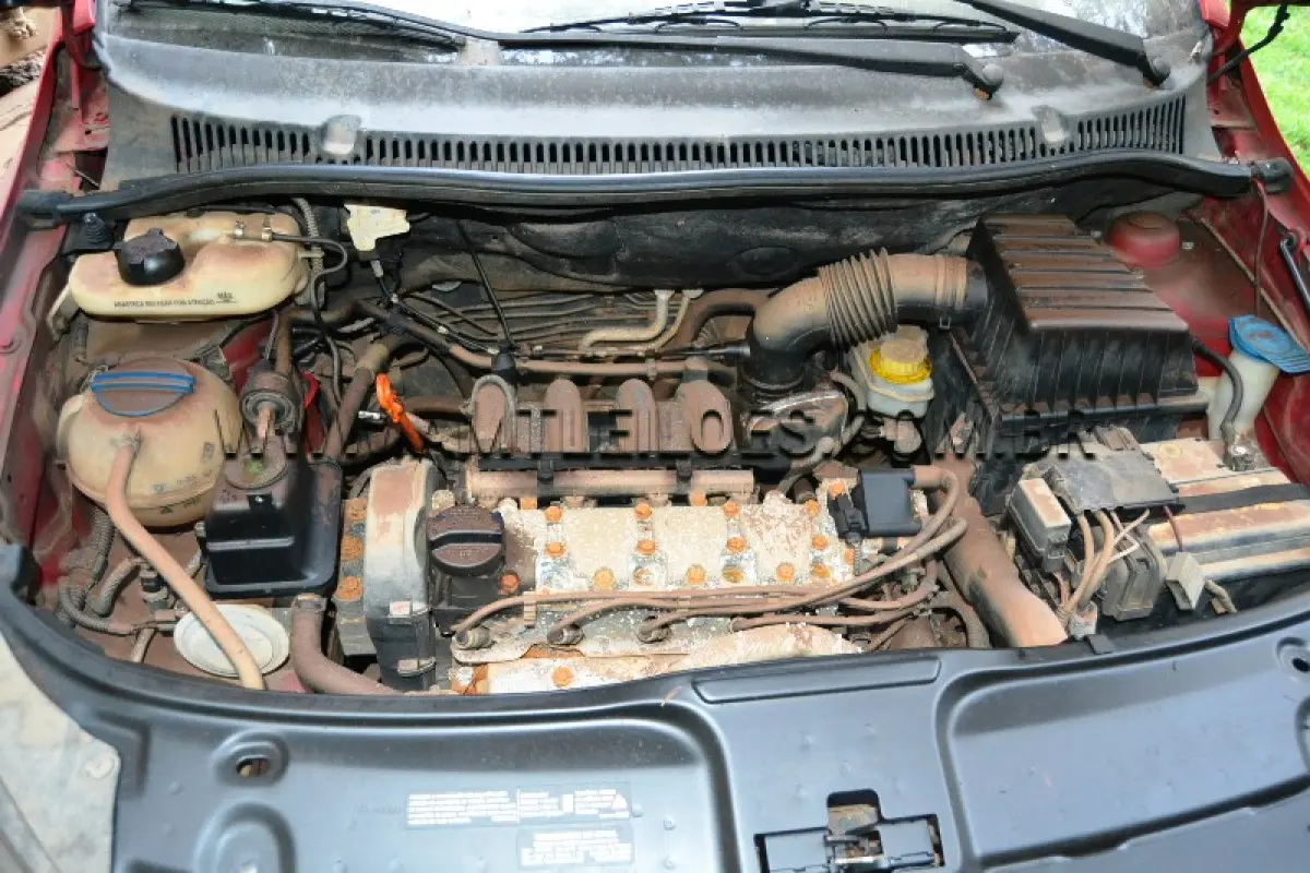 LOTE 002 - Marca: VW / Modelo: CROSSFOX GII / Placa:NRX0503, Ano/Modelo:  2012, atingido pela enchente.