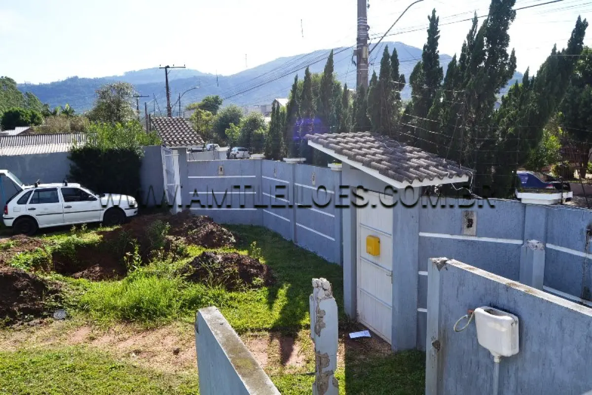 LOTE 002 - UM TERRENO, SITUADO NA ZONA URBANA DE SAPIRANGA/RS, NA QUADRA Nº 79, SETOR 02 DO PLANO DIRETOR, COM ÁREA SUPERFICIAL DE 727,20M², MATRÍCULA N. 20.624 RI DE SAPIRANGA/RS.