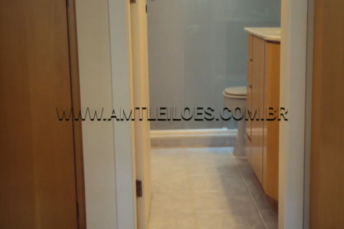 LOTE 001 - APARTAMENTO N° 203 SITUADO NA AV. BAGÉ Nº 818, COM BOX. ÁREA TOTAL 88,48m², ÁREA  PRIVATIVA  55,18m².