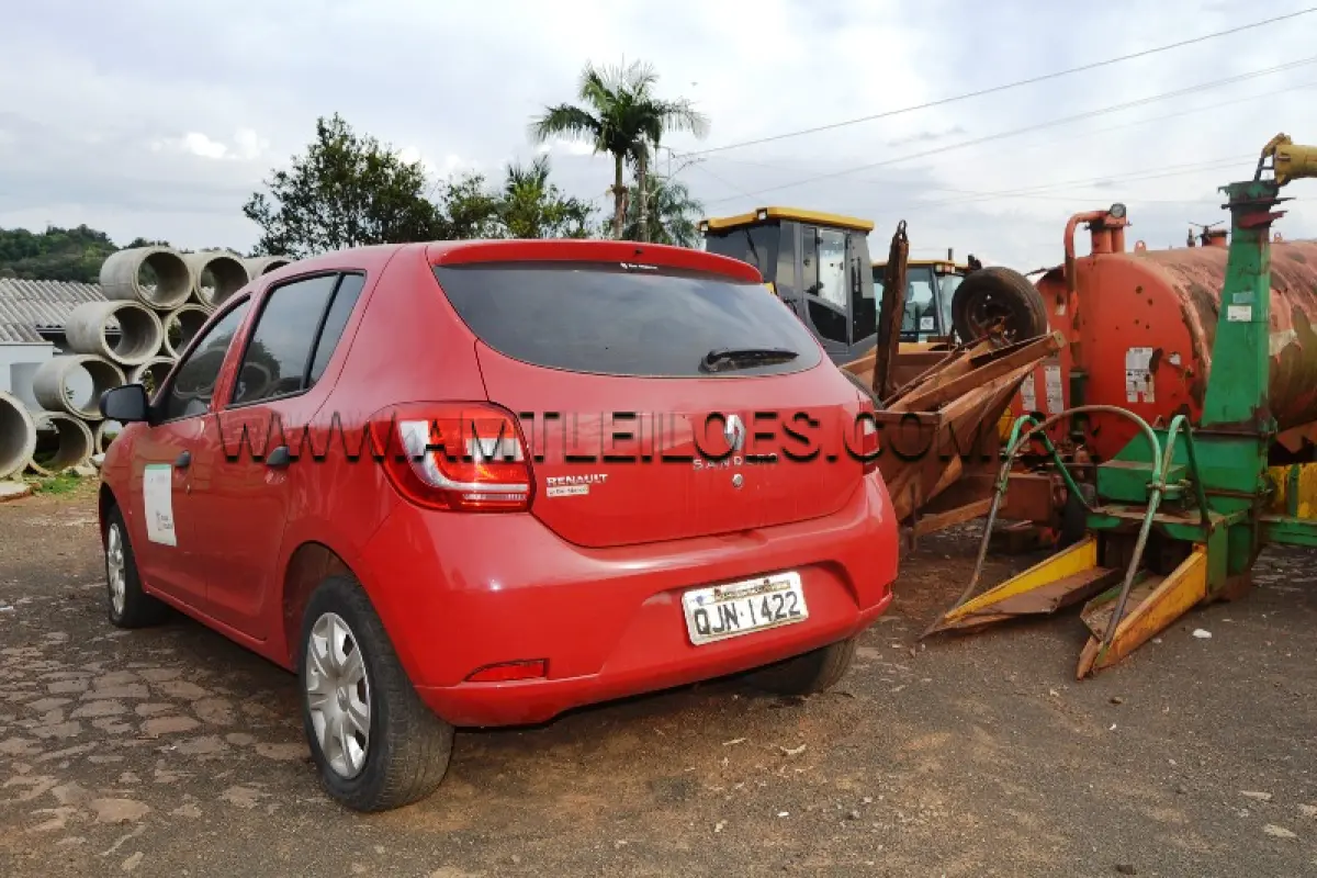 LOTE 003 - MARCA/MODELO: RENAULT SANDERO,  PLACA: QJN1422, COR: VERMELHA, ANO/MODELO: 2018, CHASSI:  93Y5SRF84JJ302042, RENAVAM:  01148515957.