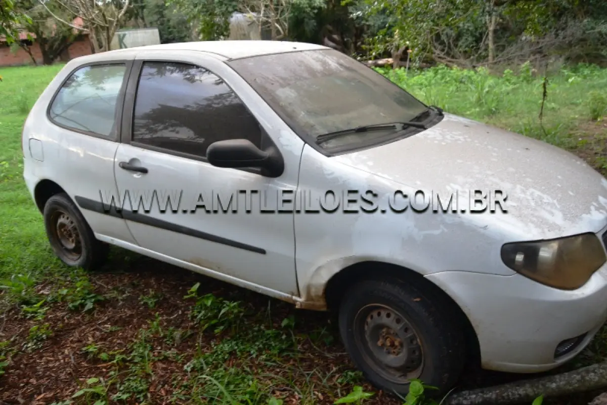 LOTE 012 - Marca:  FIAT / Modelo: PALIO  FIRE ECONOMY, Placa: IQF0A43, Ano/Modelo: 2009, antingido pela enchente.