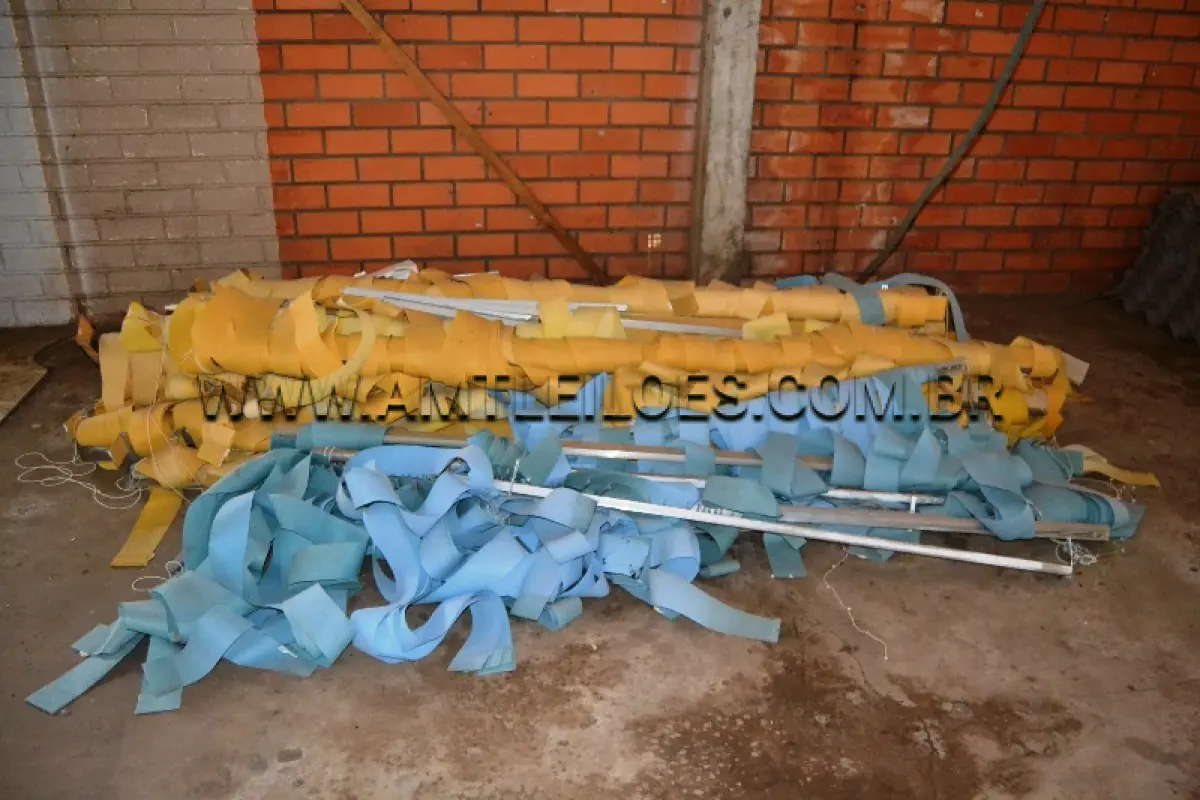 LOTE 001 - LOTE COMPOSTO DE MOBILIÁRIO EM GERAL; ELETRÔNICOS; CORTINAS E SUCATAS