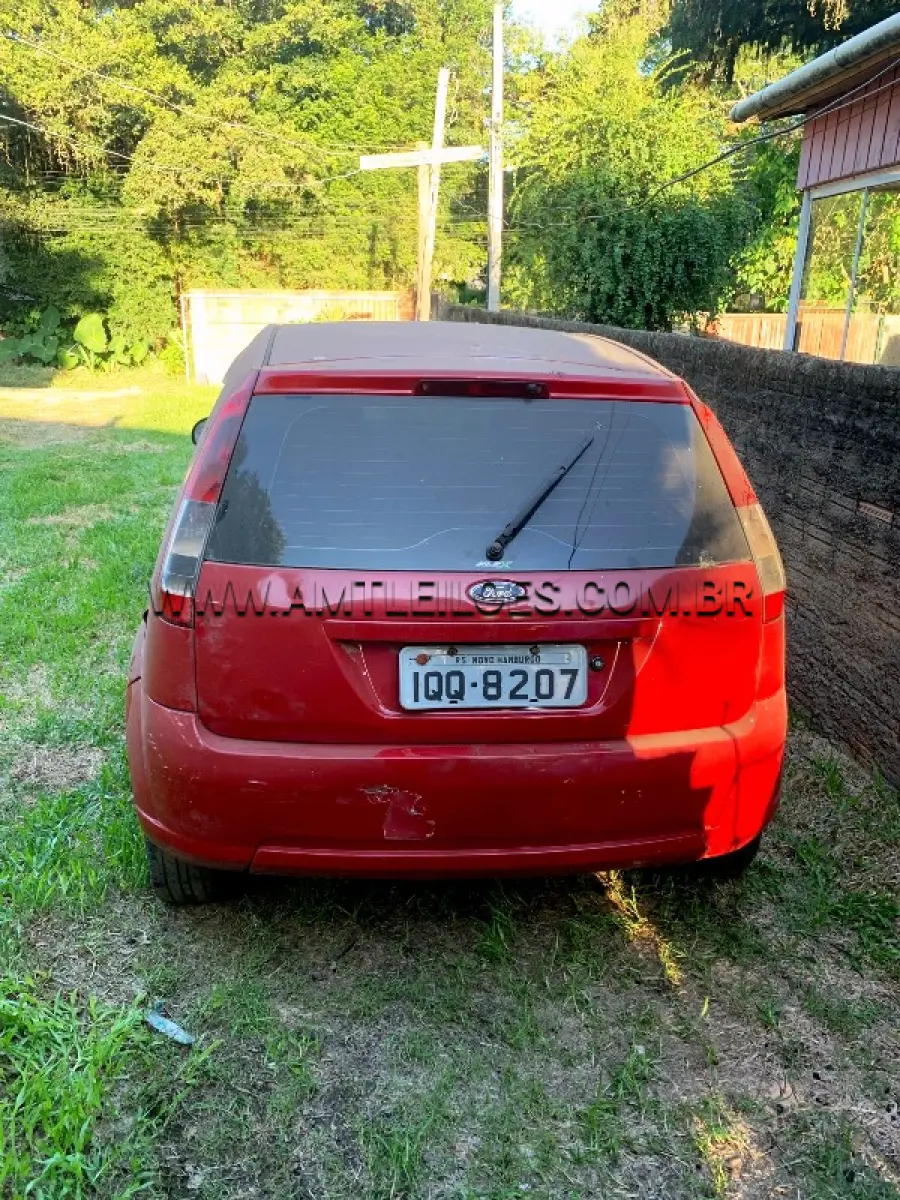 LOTE 006 - Espécie: PASSAGEIRO / Marca: FORD / Modelo: FIESTA 1.6 FLEX, Placa: IQQ8207, Ano /Modelo: 2010, atingido pela enchente.
