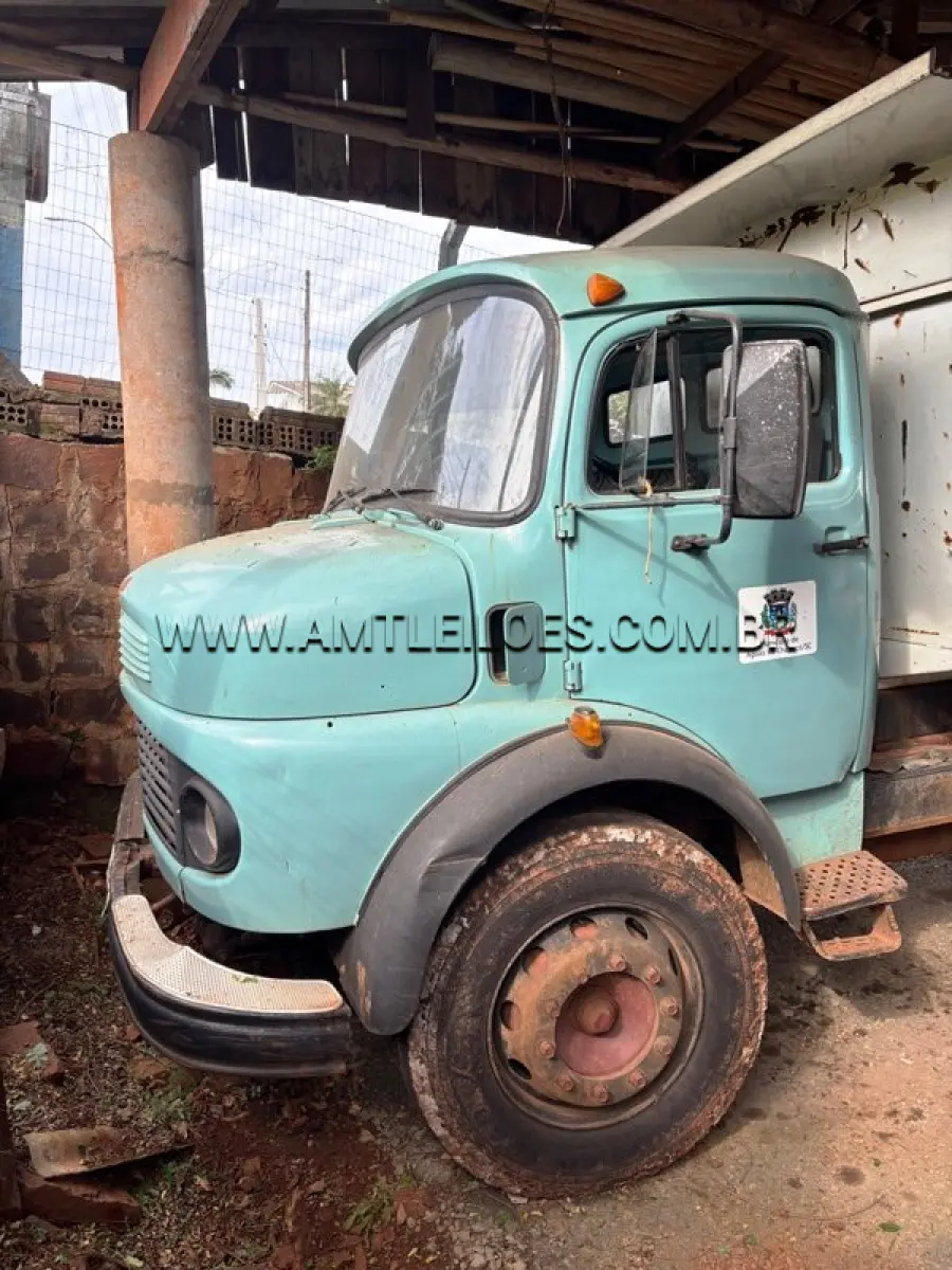 LOTE 007 - MARCA/MODELO: CAMINHÃO M BENZ LK 1313,  PLACA: LWU2438, COR: VERDE, ANO/MODELO: 1982 , CHASSI:  34502112612678, RENAVAM:  00553680919.