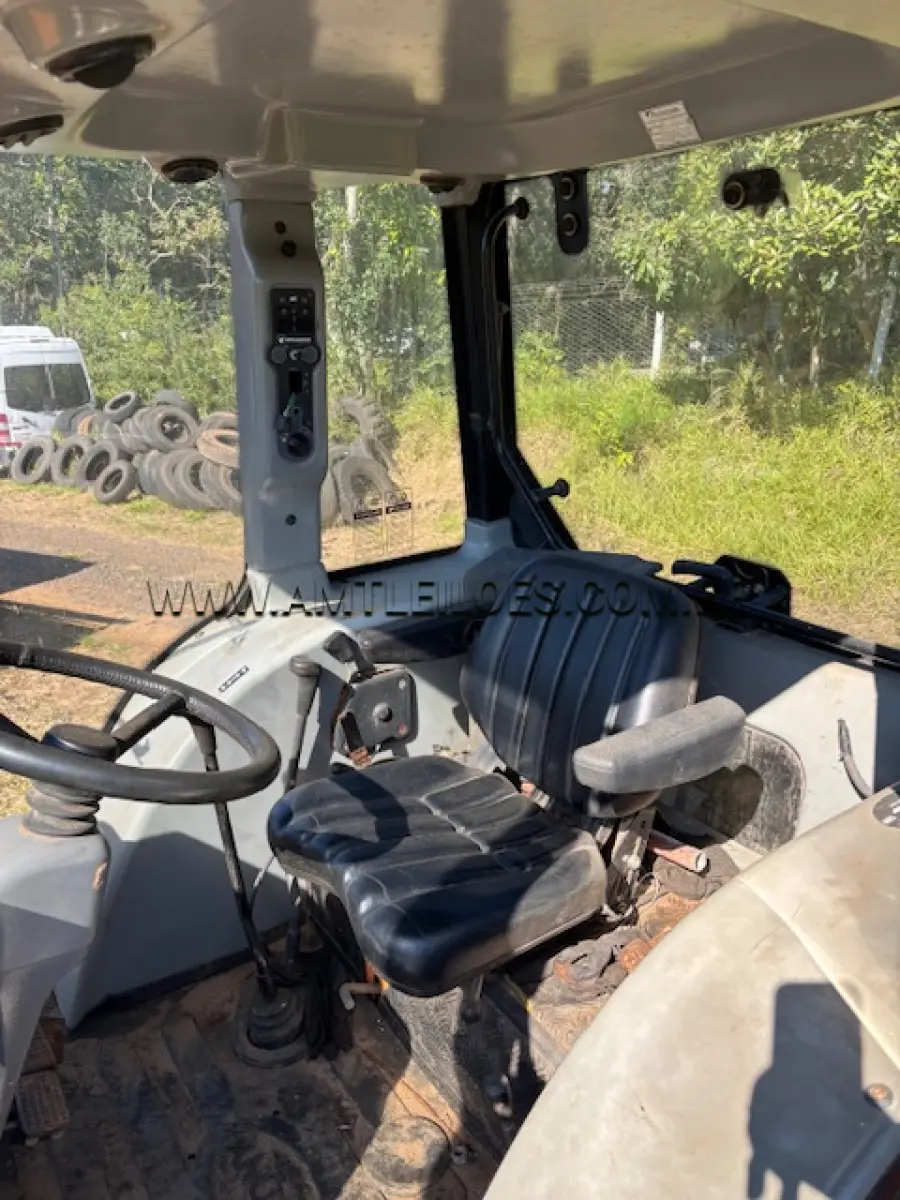 LOTE 015 - TRATOR AGRÍCOLA BUDNYT / BDY 8540 4 X 4, ANO: 2018,  OBS: SEM EMPLACAMENTO - REGULARIZAÇÃO POR CONTA DO ARREMATANTE.