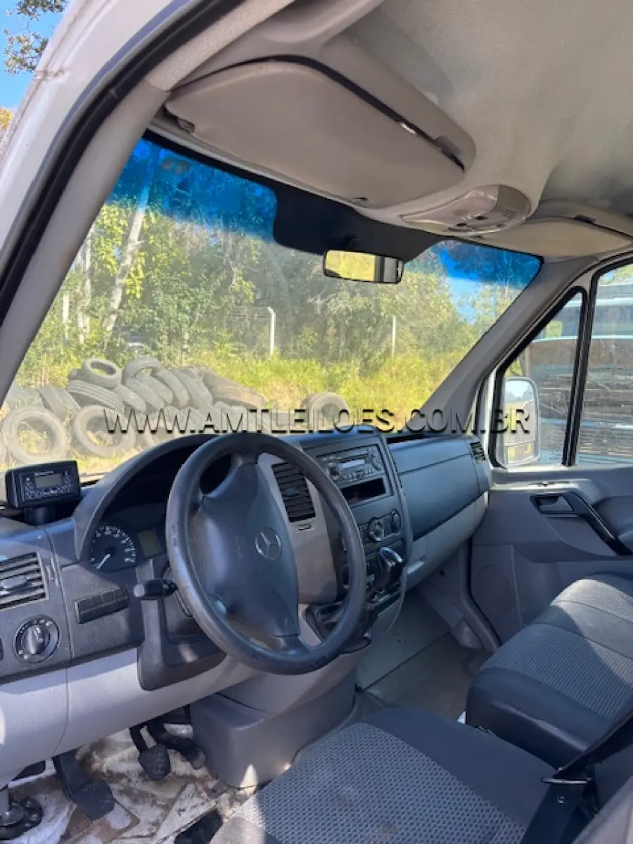 LOTE 021 - I/M. BENZ 415 CDI SPRINTERM, PLACA: IVN 9855, DIESEL, ANO/MODELO: 2013/2014.