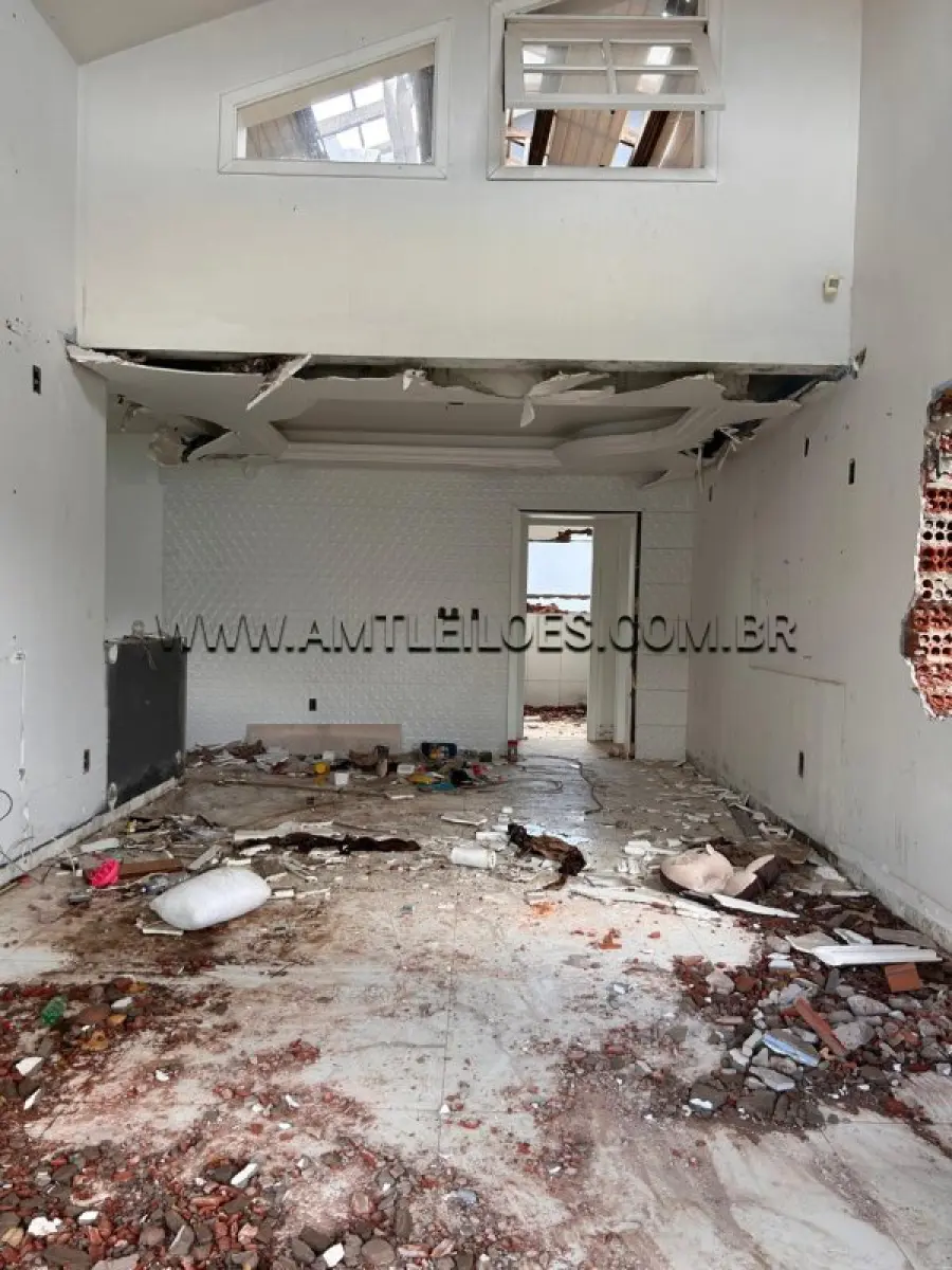 LOTE 001 - UM TERRENO, SITUADO NA ZONA URBANA DE SAPIRANGA/RS, NA QUADRA Nº 79, SETOR 02 DO PLANO DIRETOR, COM ÁREA SUPERFICIAL DE 727,20M², MATRÍCULA N. 20.624 RI DE SAPIRANGA/RS.