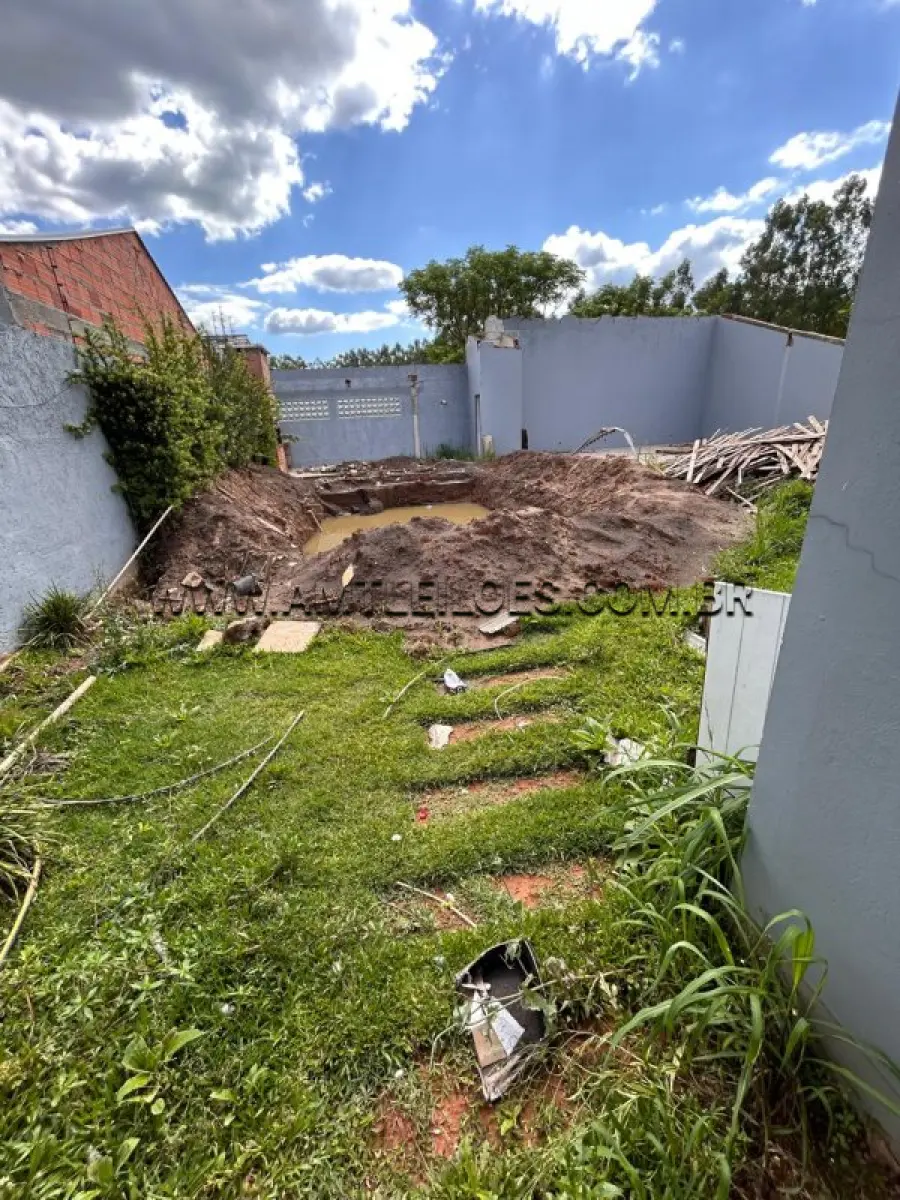 LOTE 001 - UM TERRENO, SITUADO NA ZONA URBANA DE SAPIRANGA/RS, NA QUADRA Nº 79, SETOR 02 DO PLANO DIRETOR, COM ÁREA SUPERFICIAL DE 727,20M², MATRÍCULA N. 20.624 RI DE SAPIRANGA/RS.