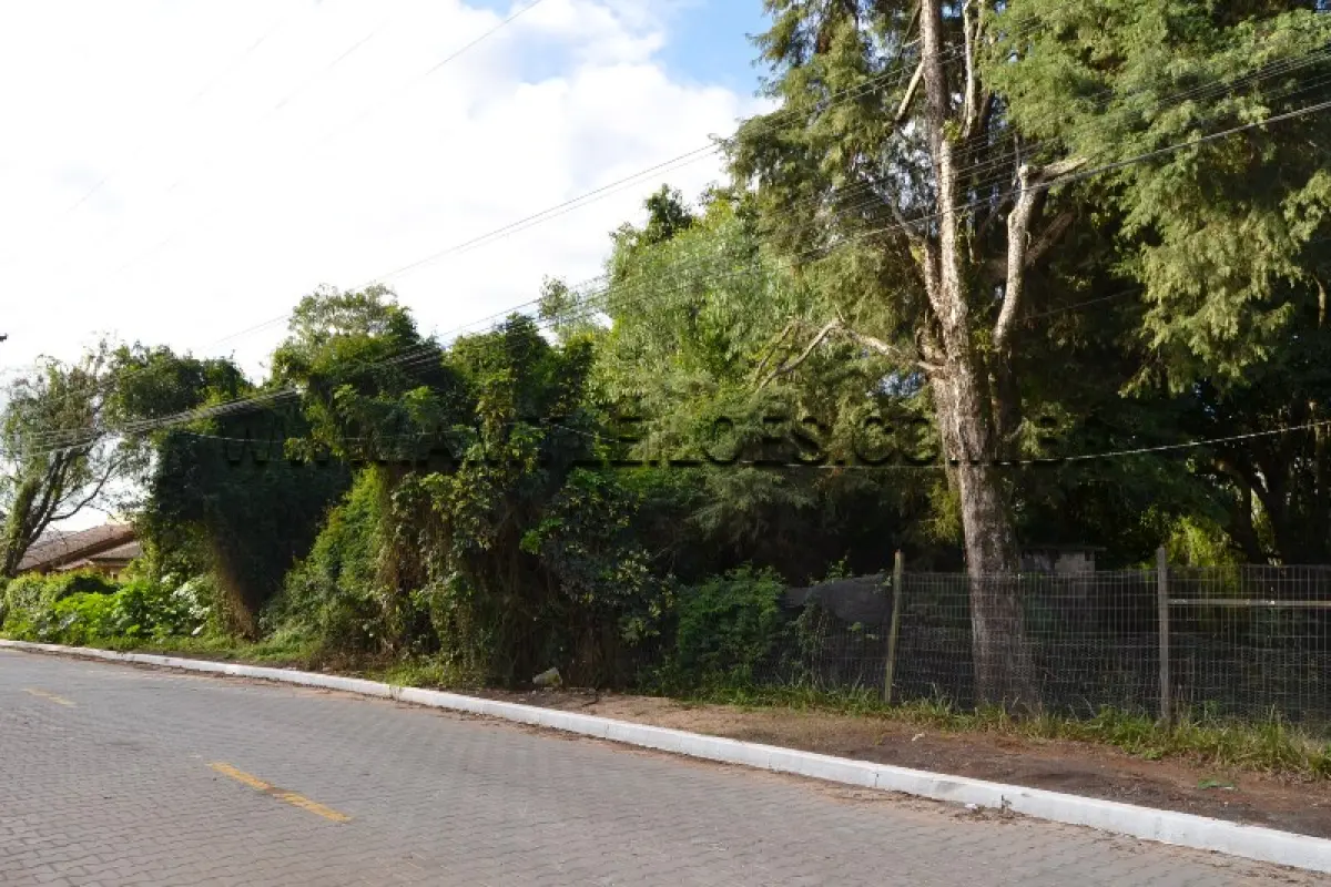 LOTE 002 - Área Superficial 732,95 m², Matrícula Nº 78.628 Estrada do Passito, Bairro  Califórnia.