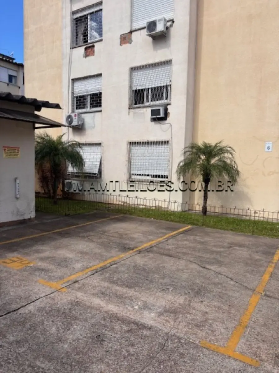 LOTE 001 - UM BOX DE ESTACIONAMENTO Nº 35,  DO EDIFÍCIO PRAIA DA BOA VIAGEM, DESCOBERTO, BAIRRO VILA DONA LEOPOLDINA, MATRÍCULA Nº 35.311 - RI 5ª ZONA PORTO ALEGRE/RS.OBS: A venda do bem será restrita aos condôminos do Condomínio Praia da Boa Viagem.