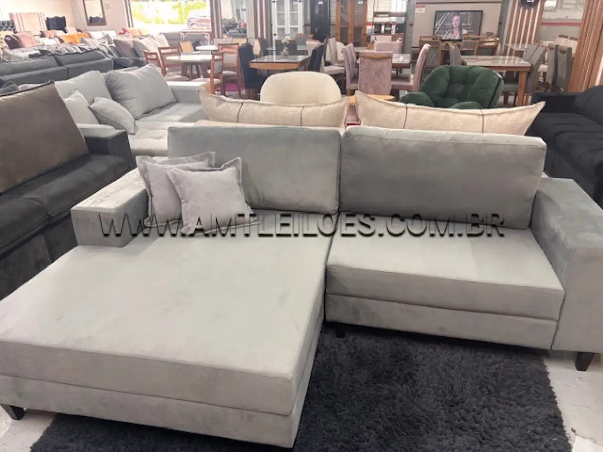 LOTE 002 - 01 SOFÁ CHAISE 1009 zu house e tecido suede ( largura 280, profundidade 90/165).