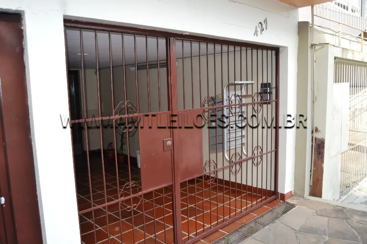 LOTE 001 - IMÓVEL: APARTAMENTO COM ÁREA DE 102,09 m², LOCALIZADO NA RUA VALPARAÍSO, N° 427/ 303, BAIRRO JARDIM BOTÂNICO, PORTO ALEGRE/RS, MATRÍCULA Nº 63.161 do CRI  da 2ª  ZONA DE PORTO ALEGRE/RS.