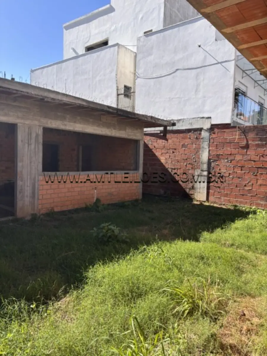 LOTE 002 - IMÓVEL URBANO SITUADO NA RUA PROFESSORA DELPHINA FERRARI, Nº 271, COM ÁREA SUPERFICIAL DE 320,59M²,  MATRÍCULA Nº 142.422, CANOAS/RS.