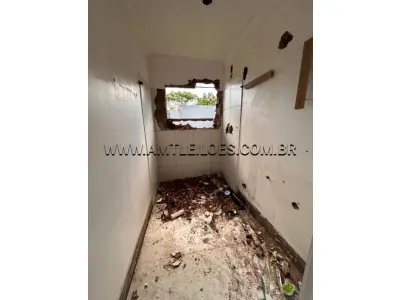 UM TERRENO, SITUADO NA ZONA URBANA DE SAPIRANGA/RS, NA QUADRA Nº 79, SETOR 02 DO PLANO DIRETOR, COM ÁREA SUPERFICIAL DE 727,20M², MATRÍCULA N. 20.624 RI DE SAPIRANGA/RS.