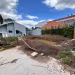 UM TERRENO, SITUADO NA ZONA URBANA DE SAPIRANGA/RS, NA QUADRA Nº 79, SETOR 02 DO PLANO DIRETOR, COM ÁREA SUPERFICIAL DE 727,20M², MATRÍCULA N. 20.624 RI DE SAPIRANGA/RS.