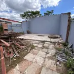 UM TERRENO, SITUADO NA ZONA URBANA DE SAPIRANGA/RS, NA QUADRA Nº 79, SETOR 02 DO PLANO DIRETOR, COM ÁREA SUPERFICIAL DE 727,20M², MATRÍCULA N. 20.624 RI DE SAPIRANGA/RS.
